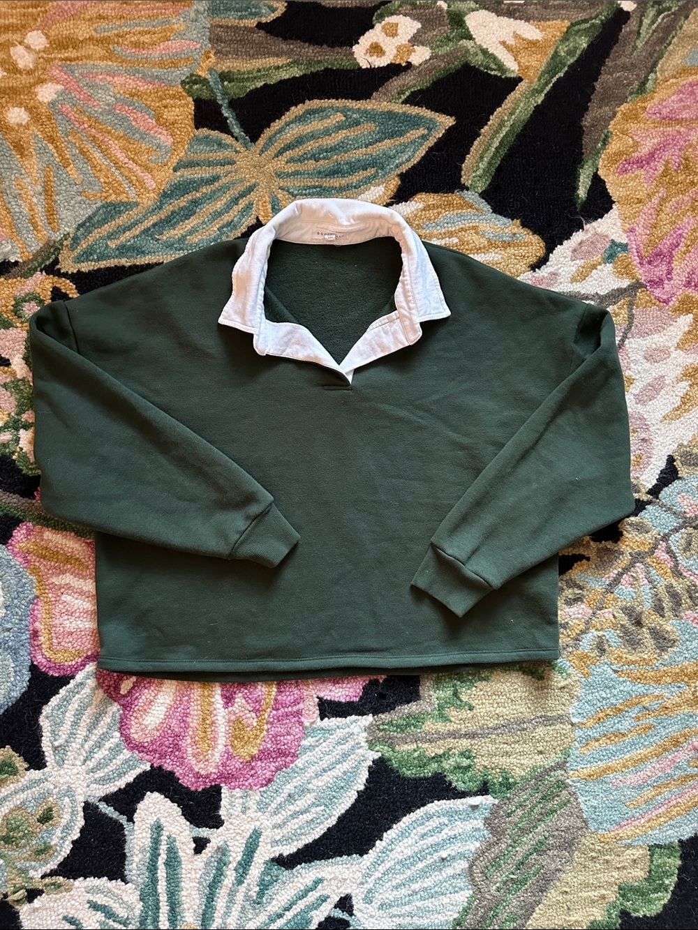 Socialite - Dark Green Collared Women’s Sweatshirt with White Trim - M